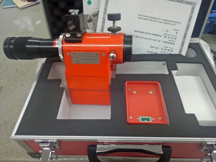 防爆激光指向仪（绿光1500米，含充电器1个，电池2块）YHJ-800A