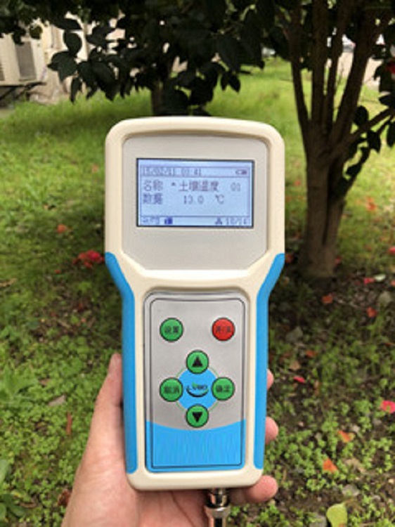 手持农业环境监测仪（便携式无线农业气象远程监测系统）（中西器材）（空气温度、空气湿度、光照强度、光合有效辐射、CO2浓度、土壤水分、土壤温度、土壤盐分）M338712