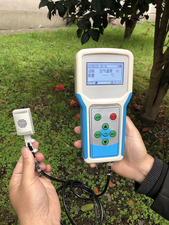 手持农业环境监测仪（便携式无线农业气象远程监测系统）（空气温度、空气湿度、光照强度、光合有效辐射、CO2浓度、土壤水分、土壤温度、土壤盐分）（东方化玻）DFHB-338712